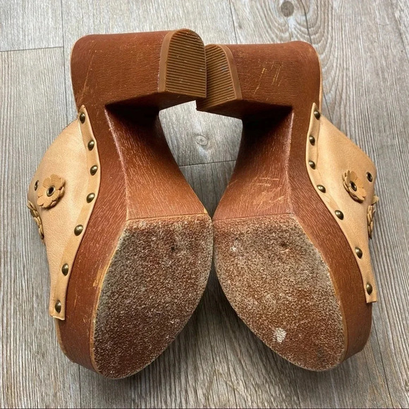 DOLCE by MOJOMOXY |  Chunky Platform Sandal - Picture 8 of 9